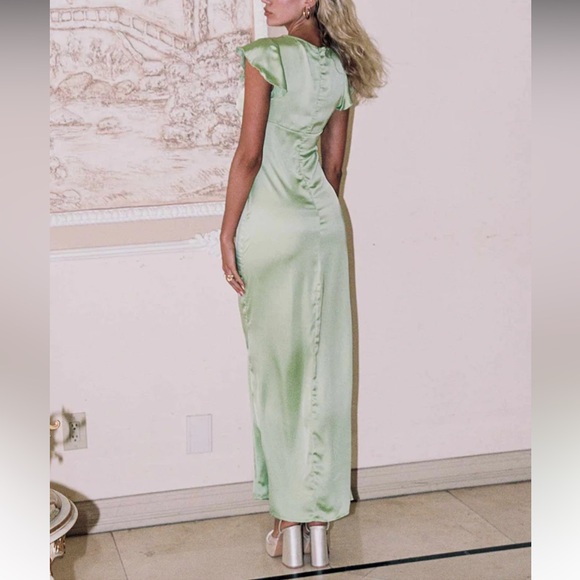 Green Satin maxi dress with lace - Picture 8 of 11